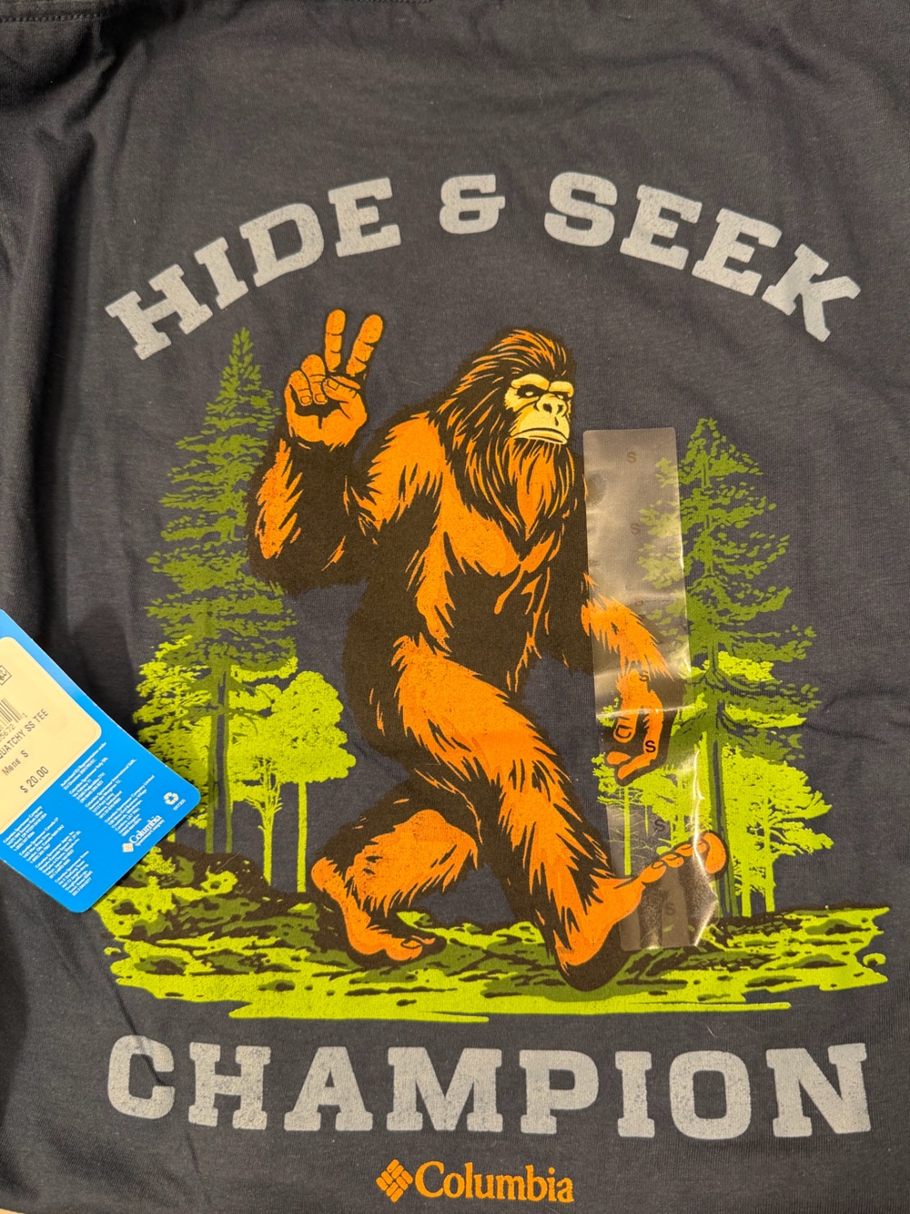 NWT Columbia men’s (small)”Big Foot”crew neck tshirt, navy blue w/design on back